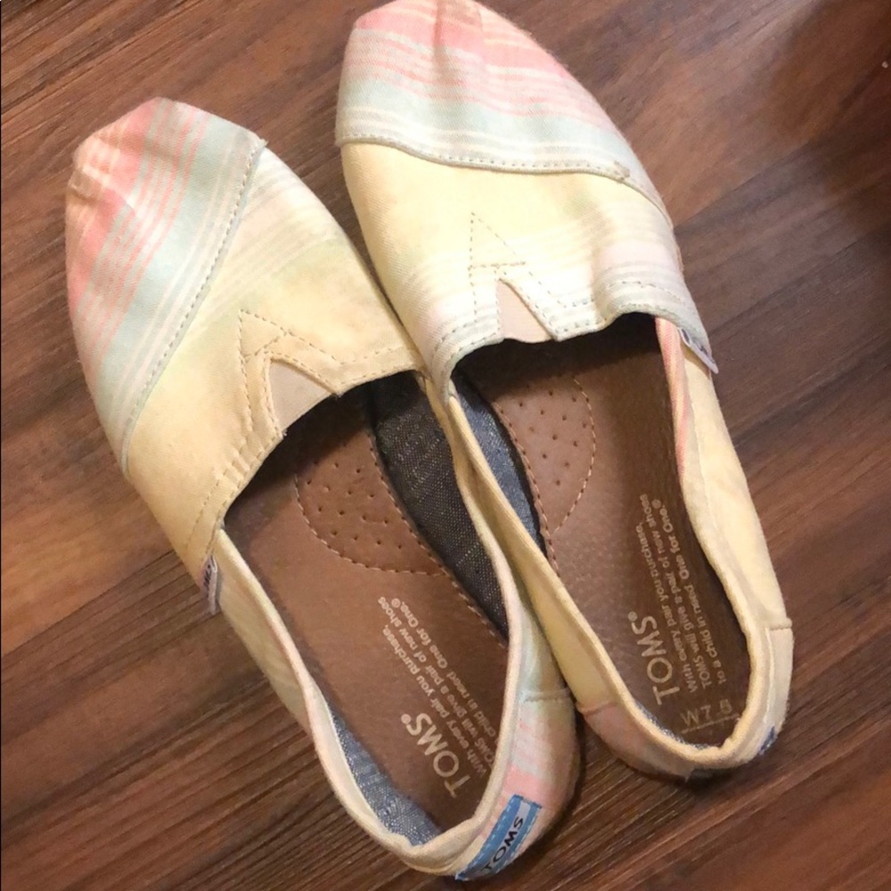 Toms flat shoes